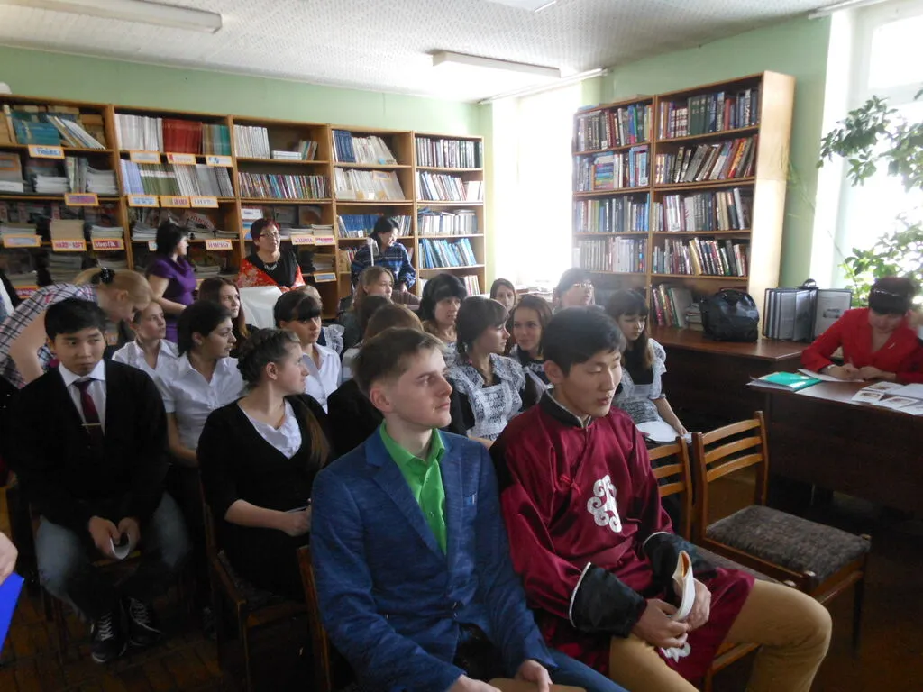 Участники городского конкурса чтецов, посвящённого. М. Самбуеву