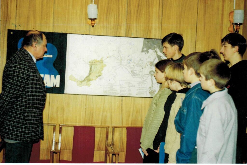 Встреча с Анисимовым В.М., начальником ЛенБАМ и уч-ся ШТЭО 2002 г.