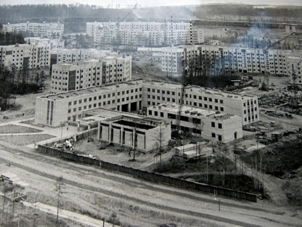 Строительство средней школы №11 (25х19, ч.б.)